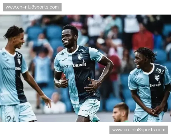 桑甘特开场2分钟染红 勒阿弗尔少打一人激发斗志 桑甘特开场2分钟染红 勒阿弗尔少打一人激发斗志